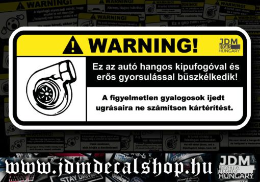 Ez az autó hangos kipufogóval és erős gyorsulással